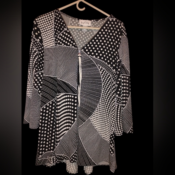 Joseph Ribkoff Tops - Joseph Ribkoff Monochrome Geometric Top